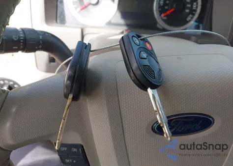 2010 Ford Escape Xlt z USA, uszkodzony, nr VIN 1FMCU9D7XAKD06332